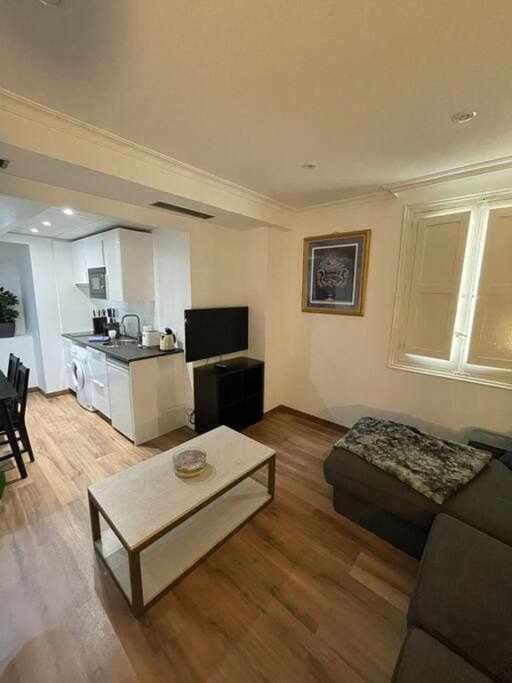 Apartamento IV Alcalaretiro Ideal Parejas Madrid Eksteriør bilde